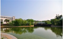 北京师范大学博士生导师张日昇教授莅临赣南师范学院讲学